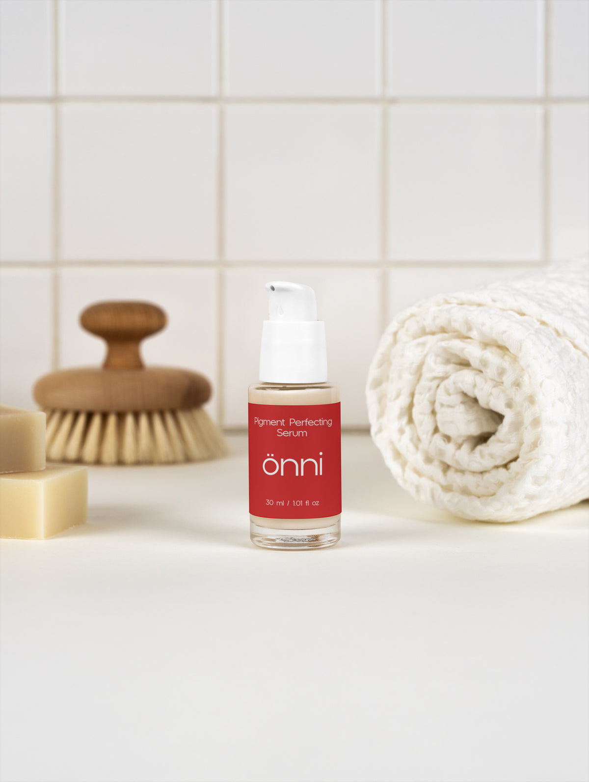 Onni Pigment Perfecting Serum bottle, product photo view 6