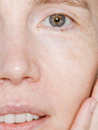 Onni Radiant Glow Facial Wash ingredient close-up detail